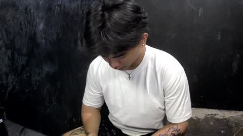 Snapshot of thehugecomeback chatting on March 2025 04:56:02 PM Xerxis online show from March 2025 04:56:02 PM