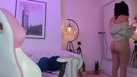 Theia  online show from February 2025 03:32:02 AM