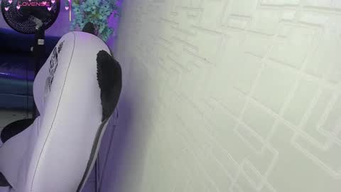 Theia  online show from November 2025 02:42:02 AM