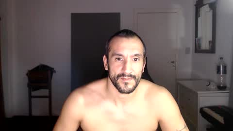 Snapshot of thekingofpains chatting on September 2025 04:40:02 PM KINGOFPAINS online show from September 2025 04:40:02 PM