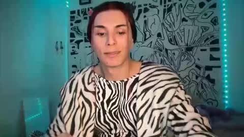 Lucy Lucy online show from December 2025 08:38:01 PM