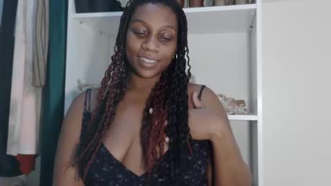 Snapshot of thenaturalgoddess chatting on November 2025 06:06:02 AM TheNaturalGoddess online show from November 2025 06:06:02 AM