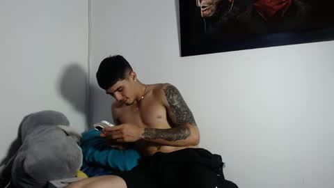 theo_levis online show from April 2026 08:28:02 PM