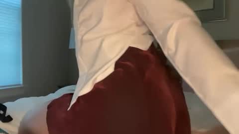 Ava online show from November 2025 10:18:02 PM