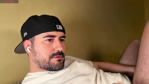 Snapshot of theoravi chatting on January 2026 04:04:02 AM Theo Ravi online show from January 2026 04:04:02 AM