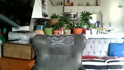 Snapshot of theoutfitter chatting on February 2025 10:04:01 PM MISTERPOWERS online show from February 2025 10:04:01 PM