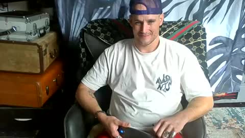 Snapshot of theoutfitter chatting on February 2025 08:41:02 PM MISTERPOWERS online show from February 2025 08:41:02 PM