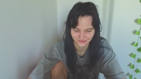 Snapshot of thepasssiflora chatting on May 2026 04:18:02 AM Vanessa online show from May 2026 04:18:02 AM