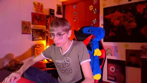 Matt independent model  online show from April 2026 07:32:01 PM