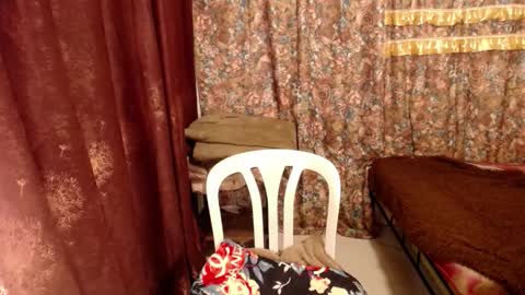 Snapshot of thequeenisback chatting on January 2025 12:36:02 AM MIMI online show from January 2025 12:36:02 AM