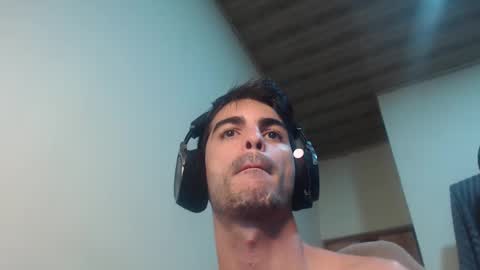 Santiago Enrique online show from February 2025 04:46:02 AM