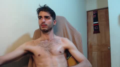 Santiago Enrique online show from September 2025 04:47:01 AM