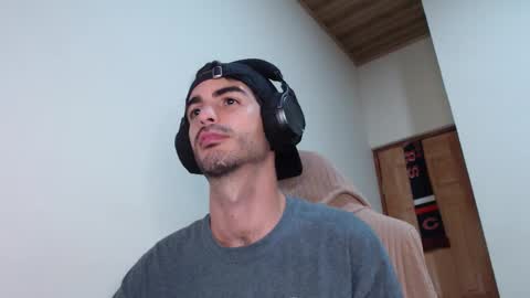 Santiago Enrique online show from March 2026 06:52:01 AM