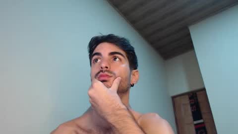 Santiago Enrique online show from May 2026 06:18:02 AM