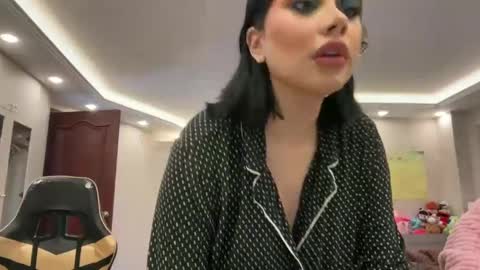 Snapshot of therealcamilabaddie chatting on September 2025 03:33:01 PM therealcamilabaddie online show from September 2025 03:33:01 PM