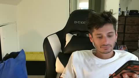 Snapshot of therealdylansdick chatting on October 2025 08:40:02 PM therealdylansdick online show from October 2025 08:40:02 PM