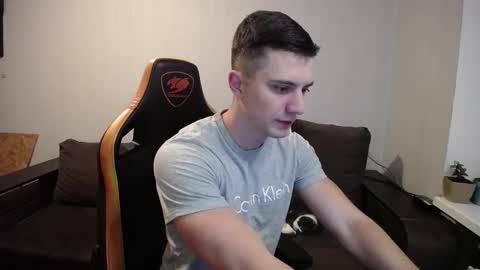 Nick   online show from October 2025 05:36:02 PM