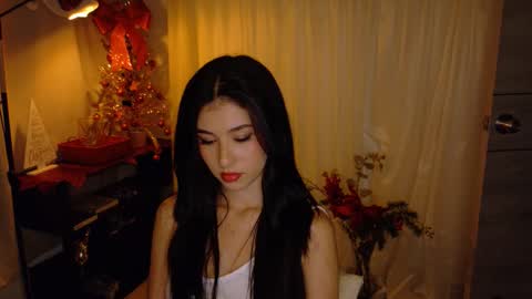 Snapshot of therose_mar chatting on December 2025 01:13:01 AM Mar online show from December 2025 01:13:01 AM