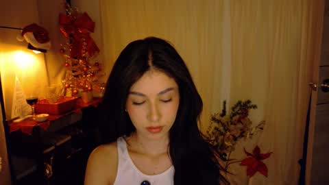 Snapshot of therose_mar chatting on December 2025 12:26:01 AM Mar online show from December 2025 12:26:01 AM