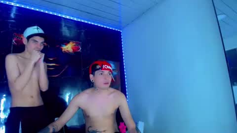 Snapshot of theshamefulboys chatting on June 2026 02:24:02 AM David y Daniel online show from June 2026 02:24:02 AM