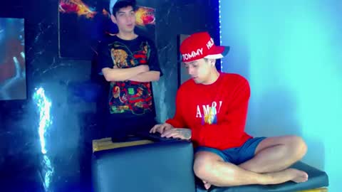 Snapshot of theshamefulboys chatting on June 2026 09:28:01 PM David y Daniel online show from June 2026 09:28:01 PM