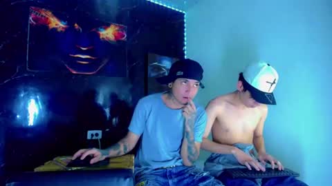 Snapshot of theshamefulboys chatting on June 2026 09:18:02 PM David y Daniel online show from June 2026 09:18:02 PM