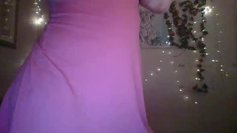 Snapshot of thesillymillie chatting on December 2024 01:37:01 AM sillymillie0 online show from December 2024 01:37:01 AM