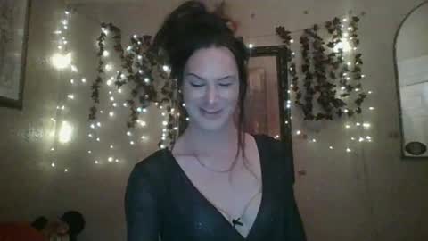 Snapshot of thesillymillie chatting on November 2025 02:54:02 AM sillymillie0 online show from November 2025 02:54:02 AM