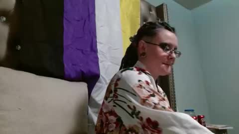 Snapshot of thesirenscall chatting on December 2025 11:57:02 PM Siren of the Fae online show from December 2025 11:57:02 PM