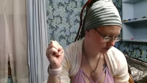 Snapshot of thesirenscall chatting on December 2025 02:39:02 AM Siren of the Fae online show from December 2025 02:39:02 AM