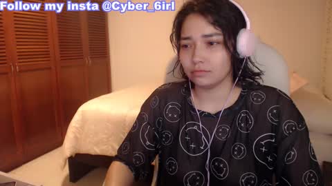 Mai online show from November 2025 01:19:02 AM