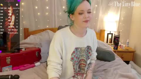 Snapshot of thetinyblue chatting on March 2025 09:37:01 PM Tiny Blue online show from March 2025 09:37:01 PM