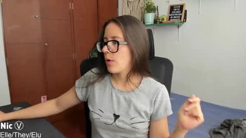 Snapshot of thetropicalseduction chatting on October 2025 02:14:01 PM Nicole online show from October 2025 02:14:01 PM