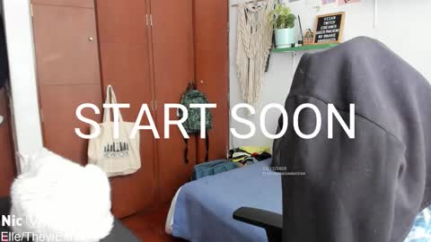 Snapshot of thetropicalseduction chatting on December 2025 02:15:01 PM Nicole online show from December 2025 02:15:01 PM