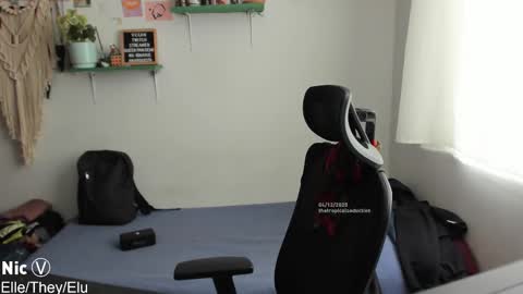 Snapshot of thetropicalseduction chatting on December 2025 02:26:01 PM Nicole online show from December 2025 02:26:01 PM