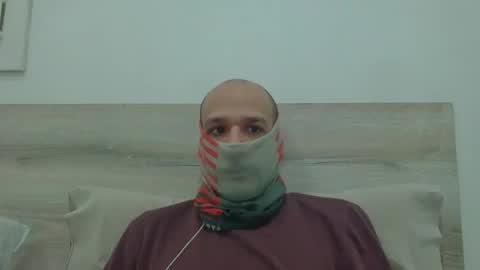 Scarf guy online show from January 2026 07:21:01 AM