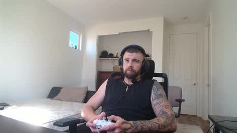 Snapshot of theufcfan_8181 chatting on September 2025 10:42:01 PM troy online show from September 2025 10:42:01 PM