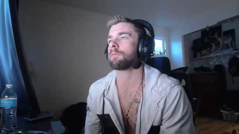 Snapshot of theufcfan_8181 chatting on April 2026 02:31:01 AM troy online show from April 2026 02:31:01 AM