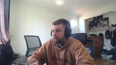 Snapshot of theufcfan_8181 chatting on April 2026 09:42:01 PM troy online show from April 2026 09:42:01 PM