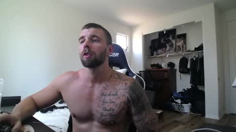 Snapshot of theufcfan_8181 chatting on June 2026 09:52:02 PM troy online show from June 2026 09:52:02 PM