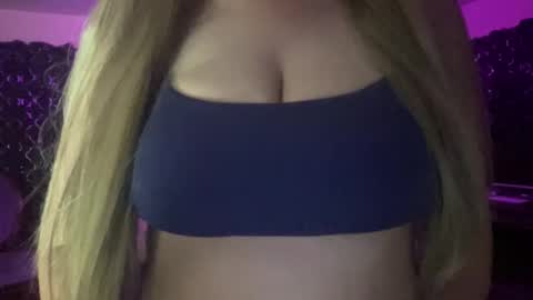 Snapshot of thewildwonderland chatting on November 2025 12:49:01 AM The Wild Wonderland online show from November 2025 12:49:01 AM