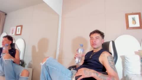 Thiago  online show from March 2026 07:18:02 PM