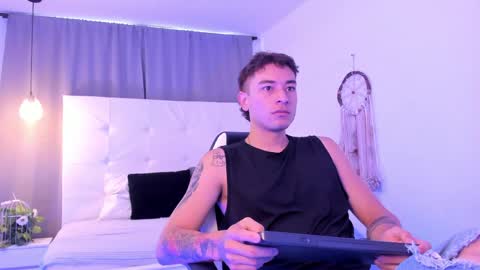 Thiago  online show from April 2026 12:16:02 PM