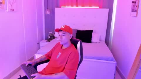 Thiago  online show from April 2026 01:27:02 PM