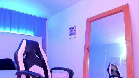 Thiago  online show from April 2026 12:08:02 PM