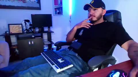 thiago_420 online show from May 2026 11:45:02 PM