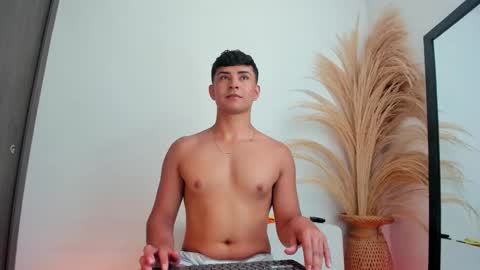 Snapshot of thiago_connor21 chatting on December 2025 06:14:03 PM Thiago online show from December 2025 06:14:03 PM