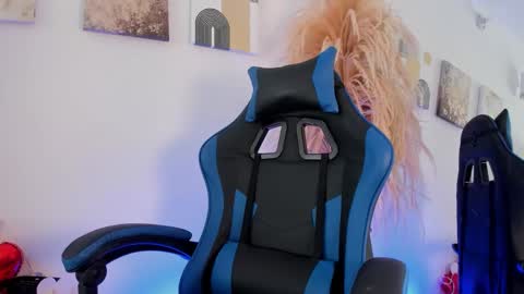 Thiago  online show from March 2026 08:25:02 PM