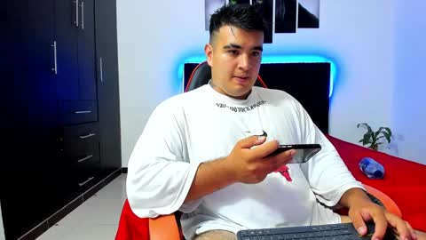 Snapshot of thiago_cp01 chatting on February 2025 09:32:01 AM Thiago online show from February 2025 09:32:01 AM