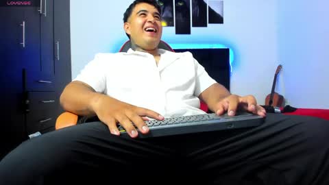 Snapshot of thiago_cp01 chatting on May 2026 02:28:01 AM Thiago online show from May 2026 02:28:01 AM
